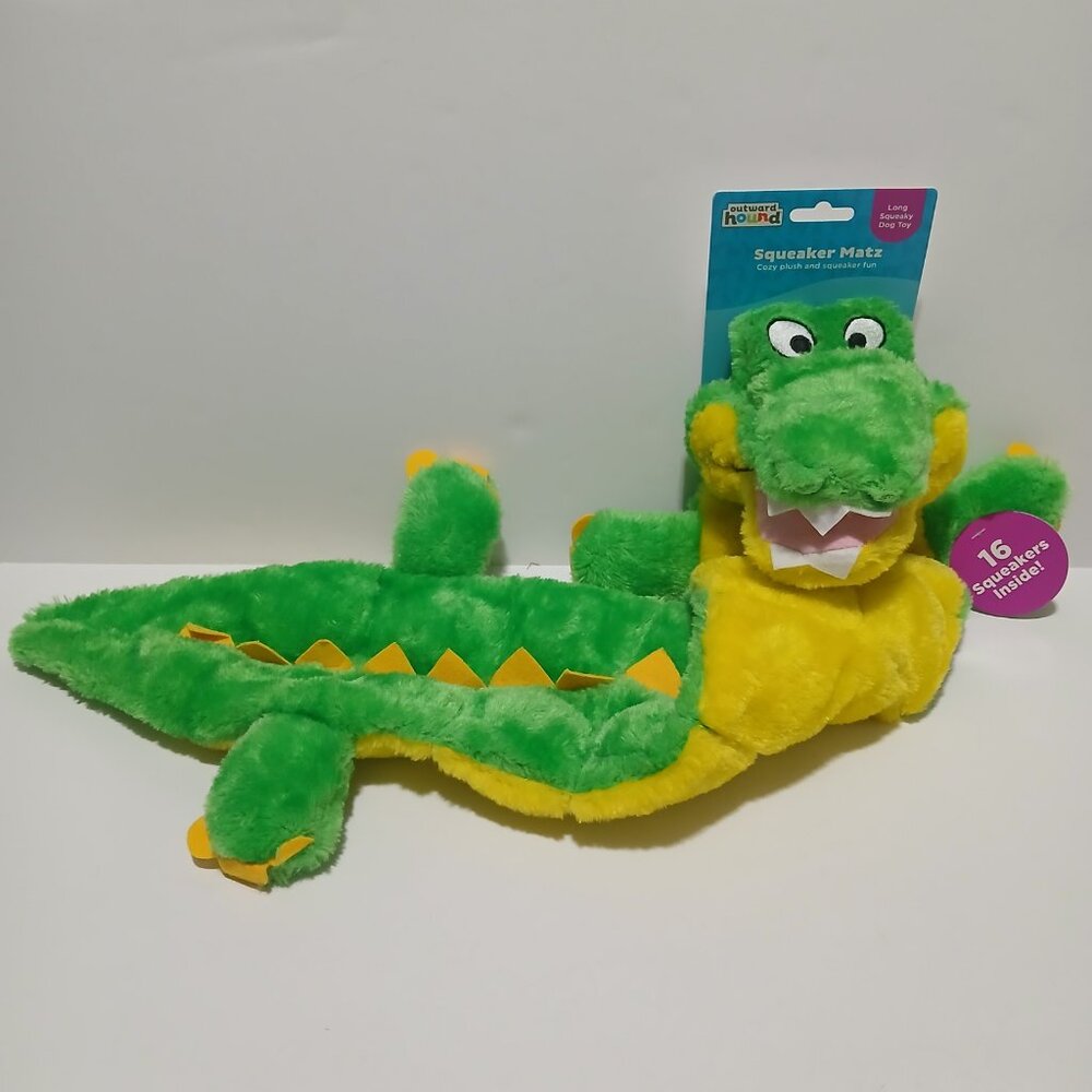 Outward Hound Squeaker Matz Green Gator Dog Toy ~30" Long, XL, 16 Squeakers NWT